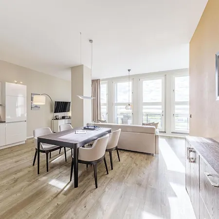 Ostseepanorama - Mit Balkon Und Boddenblick *